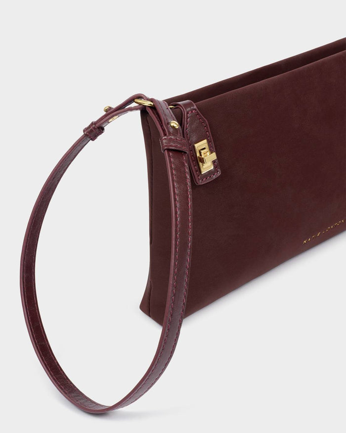 Katie Loxton Orin Twist Lock Small Shoulder Bag – Cherry Suedette / Cherry Distressed