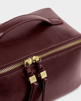 Katie Loxton Soho Medium Makeup & Wash Bag – Cherry Patent Crackle
