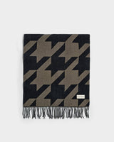 Katie Loxton Houndstooth Blanket Scarf – Taupe & Black