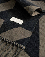 Katie Loxton Houndstooth Blanket Scarf – Taupe & Black